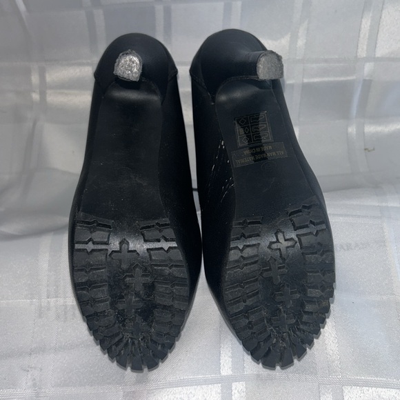 Heel Booties - Picture 6 of 6